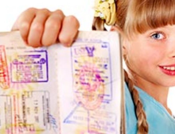 PARA FILHO(S) MENOR(ES) DE 18 ANOS - Documentação necessária para requisitar seu passaporte.